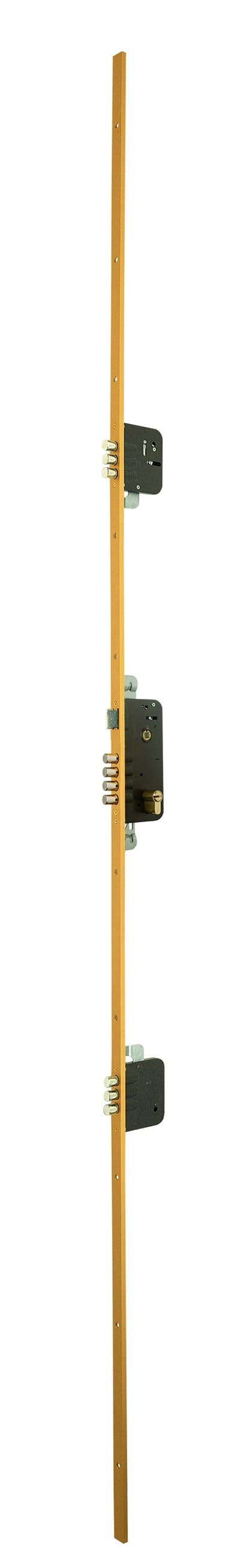 Detalle de los bulones de la cerradura multipunto Yale 8922 BS en latón
